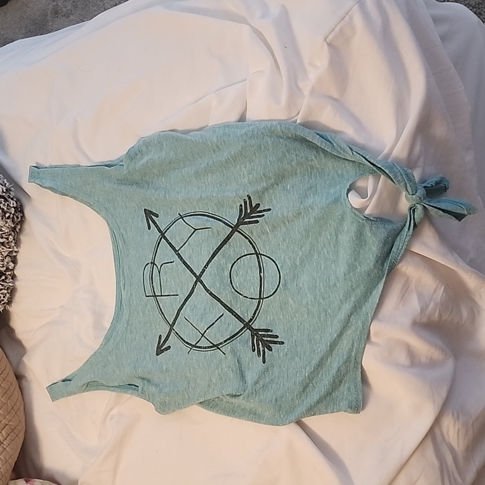 Women's crop Roxy tank top baby blue size small